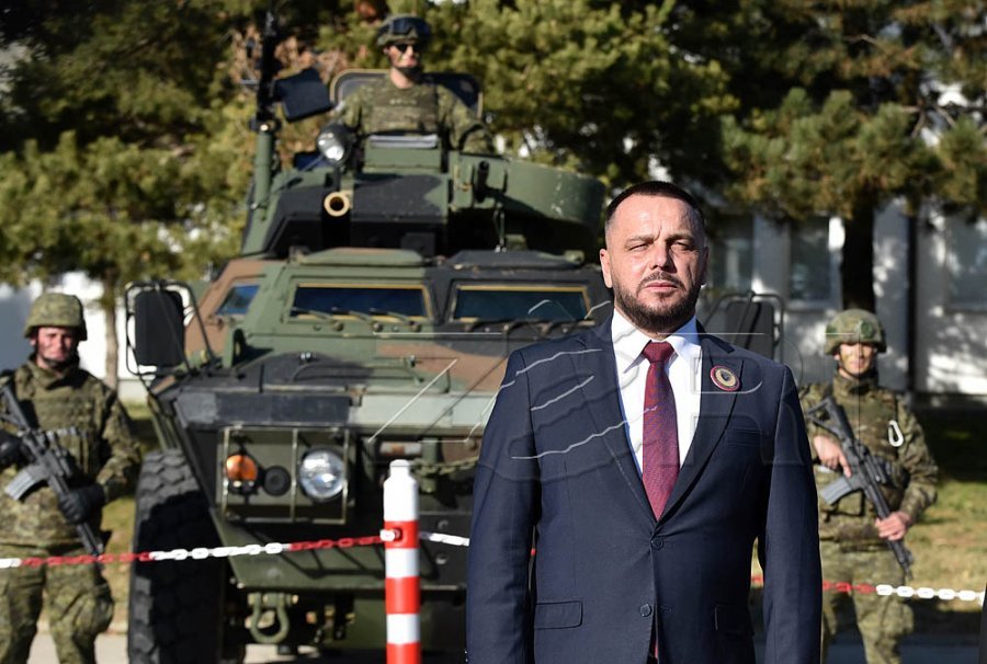 Kosova drejt blerjes së helikopterëve  Black Hawk   Maqedonci  Nuk janë më sistem kritik  por mbeten të nevojshëm