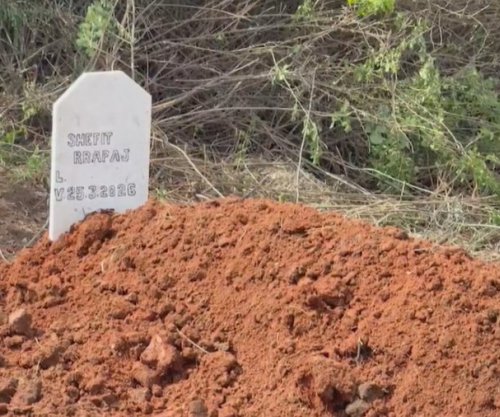 Ua vrau nënën e më pas veten, fëmijët refuzojnë varrimin e babait në Fier