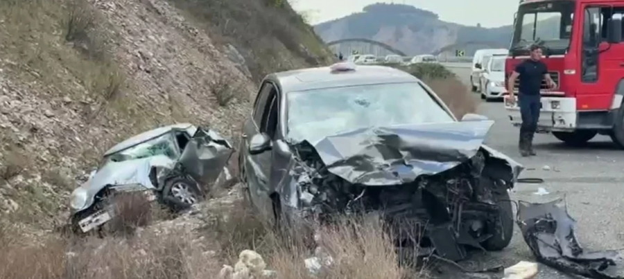 aksident-ne-aksin-milot-morine-gjashte-te-lenduar-dergohen-ne-spitalin-e-traumes