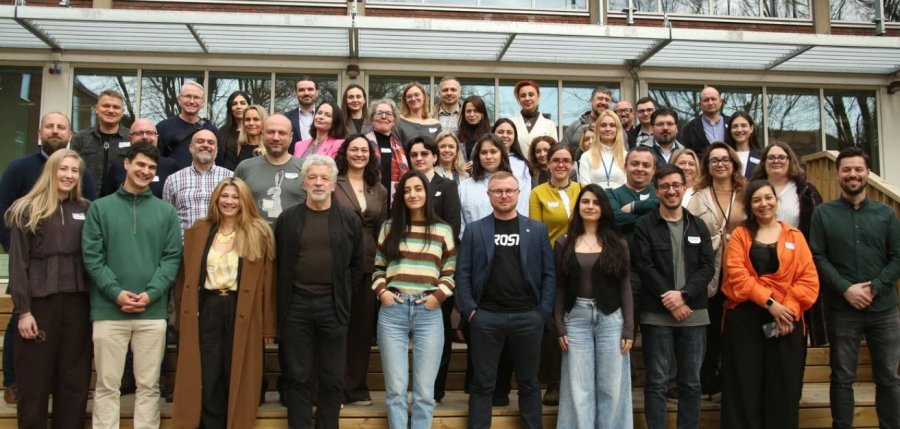 Gazetarë nga Evropa dhe Ballkani bashkohen për të zhvilluar strategji mbi integritetin e informacionit