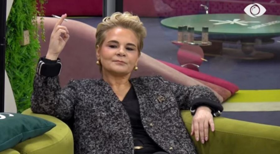 Monika Kryemadhi hyn në shtëpinë e Big Brother   ngacmon  banorët  video 