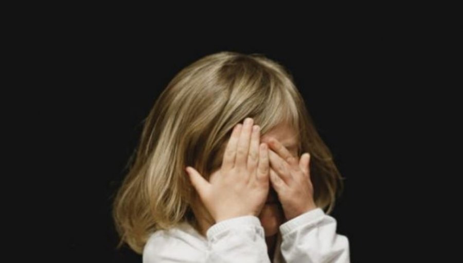 Shenjat e para të autizmit  që kur fëmija është gjashtë muajsh