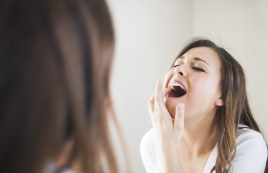 Shëndeti oral i dobët mund të sinjalizojë sëmundje kronike