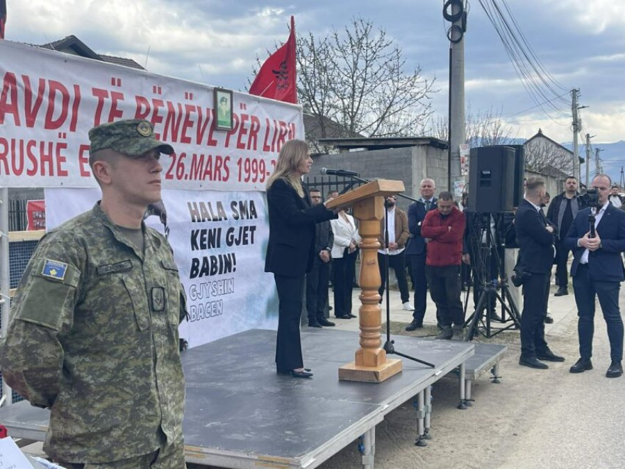 Mësuesja e Ajvaz Shehut: Sot nuk u varros vetëm një nxënës, por një pjesë e shpirtit tonë