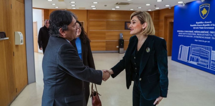 Kusari-Lila takohet me ambasadorin italian, flasin për thellimin e bashkëpunimit ekonomik