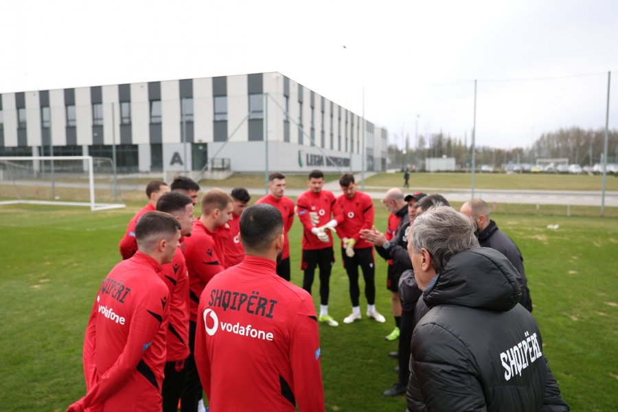 Shqipëria stërvitet në Varshavë, më pas udhëton drejt Valencias