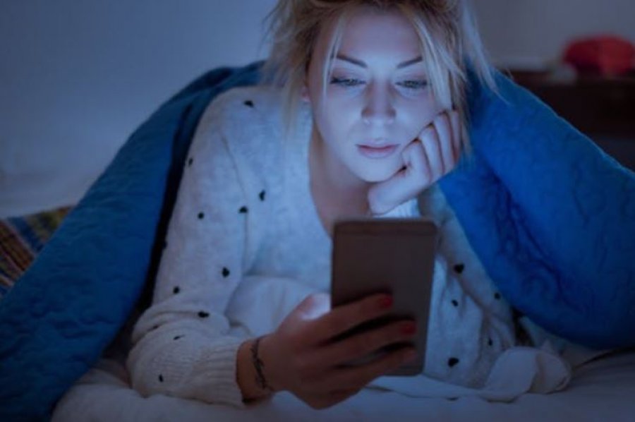 Përdorimi i smartfonëve tek fëmijët nën 13 vjeç rrit rrezikun për shëndetin mendor