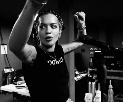 Rita Ora paralajmëron verën me muzikë të re dhe performanca të papritura