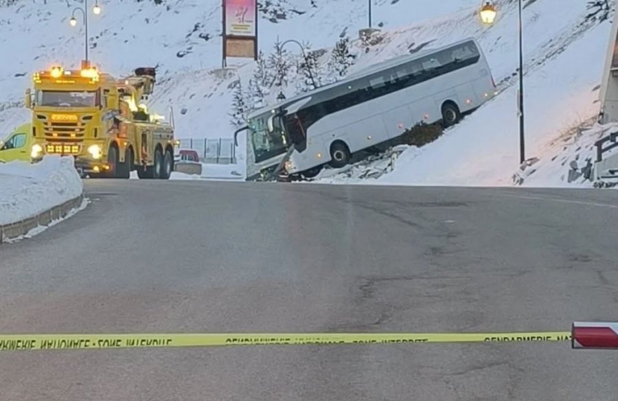 Aksidentohet autobusi me turistë izraelitë në kufi me Zvicrën  një i vdekur dhe disa të lënduar