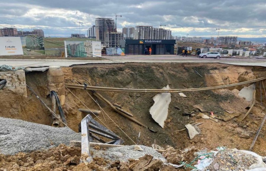 KRU “Prishtina”: Shembjen e dheut e shkaktuan punimet në terren, jo uji