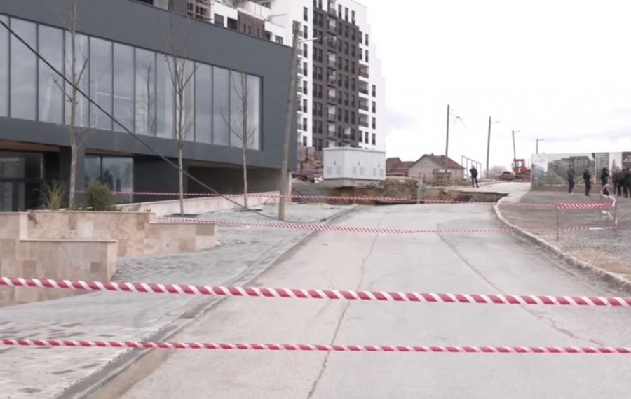 Shembja e rrugës “Don Shtjefën Kurti” lë pa rrymë një pjesë të Prishtinës