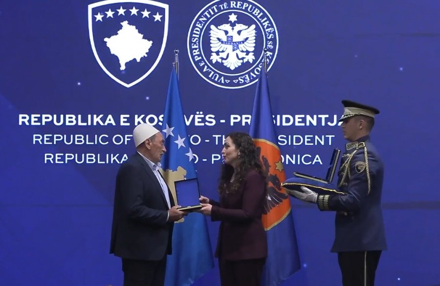 Osmani ndan mbi 200 dekorata  - nesër nderohet edhe Kombëtarja e futbollit