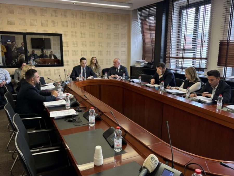 Formohet grupi punues për shqyrtimin e aplikacioneve për anëtarë të KGJK së