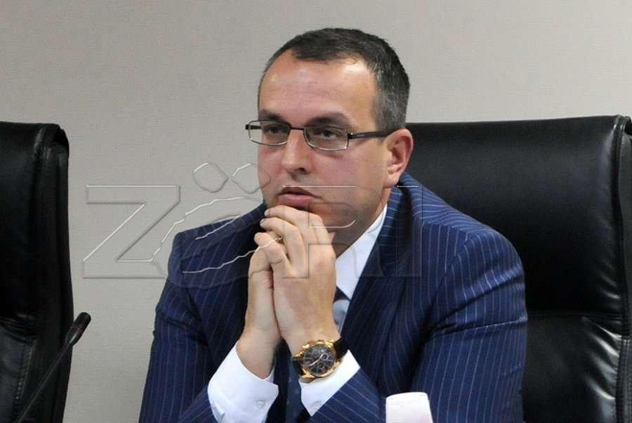 Pas vendimit të Kushtetueses  Gjoshi  Me urgjencë  Osmani të emërojë anëtarin e dytë në KQZ