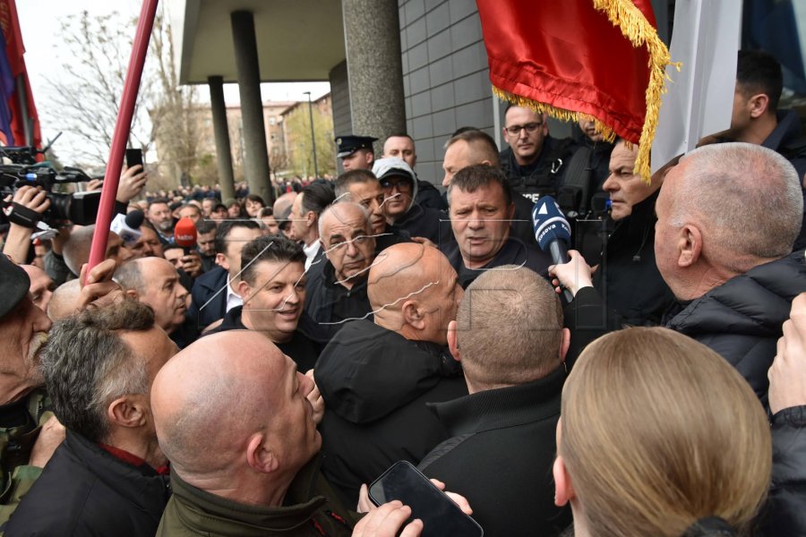 Jashari kritikon Qeverinë dhe Kuvendin  Ministra anti UÇK dhe ekspozita që shtrembërojnë historinë