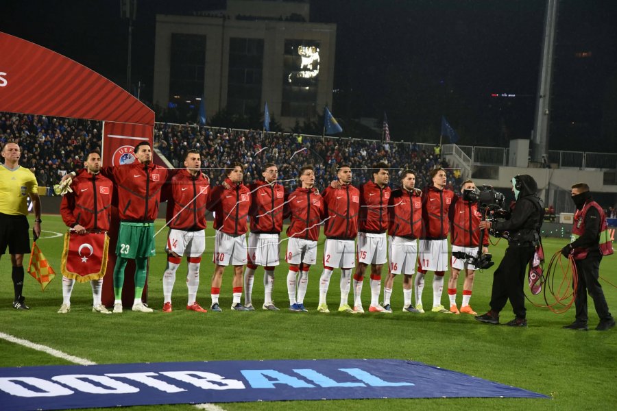 Erdogan uron ekipin turk  Kualifikim historik i Turqisë në Botëror