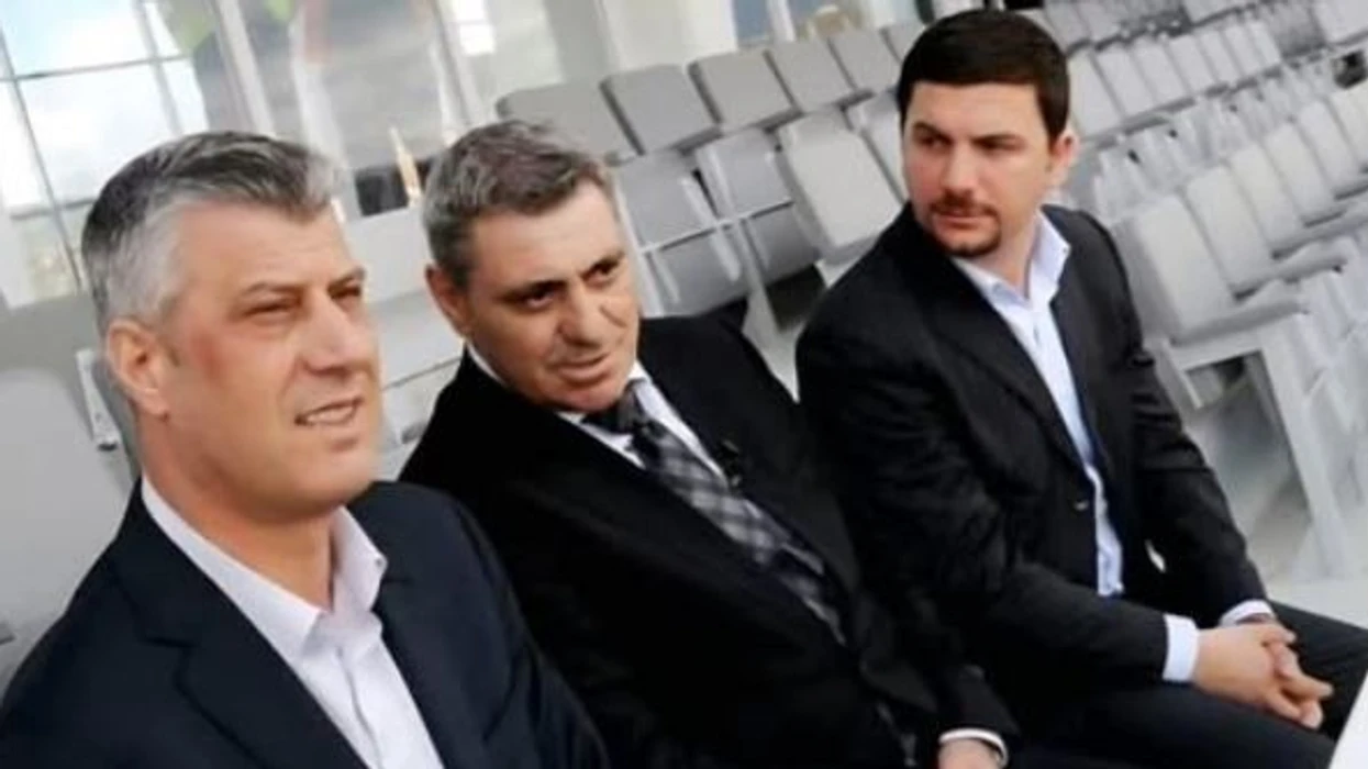 Krasniqi publikon foto me Thaçin e Vokrrin  Sonte luajmë për ëndrrën e madhe amerikane