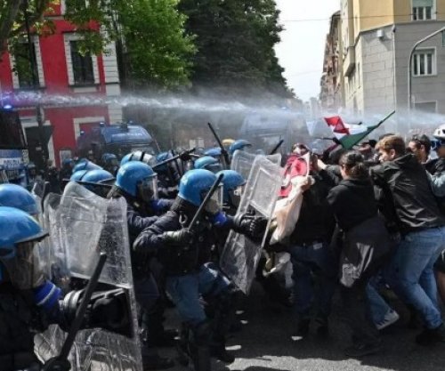 Protesta në të gjithë Italinë për 1 Majin, tensionet përshkallëzohen në Torino- Protestuesit goditën me shkopinj