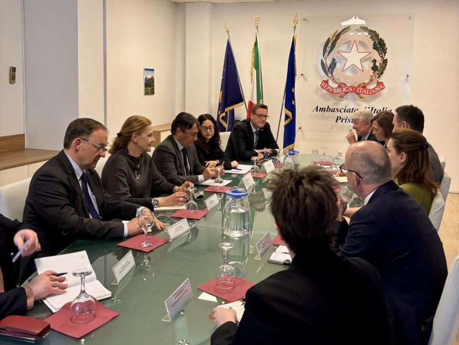 Mblidhen ambasadorët e huaj  rruga e Kosovës drejt BE së dhe zhvillimet e brendshme temë diskutimi