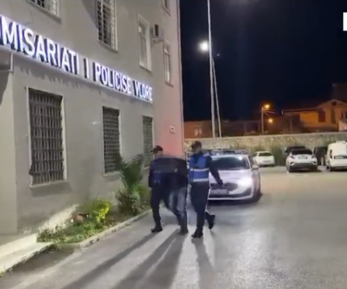 Tentoi të vidhte motomjetin, arrestohet 20-vjeçari në Vlorë