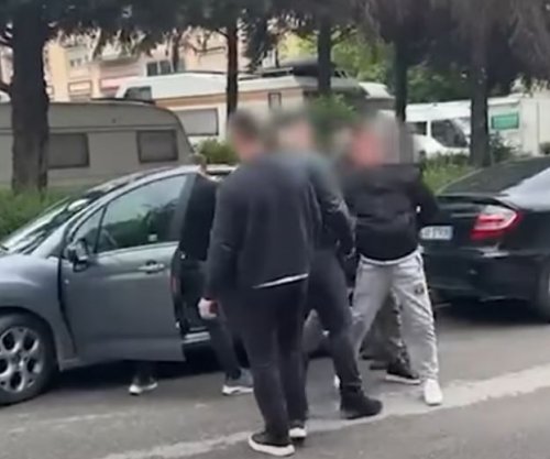  Iu gjetën 1000 fara kanabisi në automjet, arrestohet në flagrancë 66-vjeçari në Tiranë