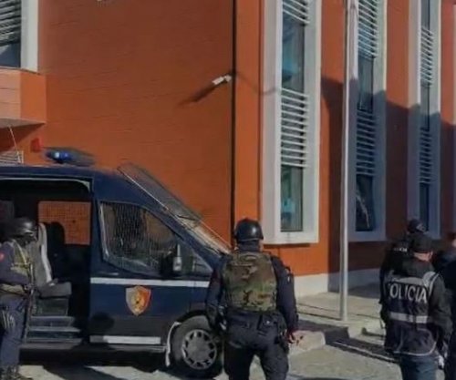 Operacion antidrogë në Elbasan, 26 persona të arrestuar, sekuestrohen kokainë dhe kanabis