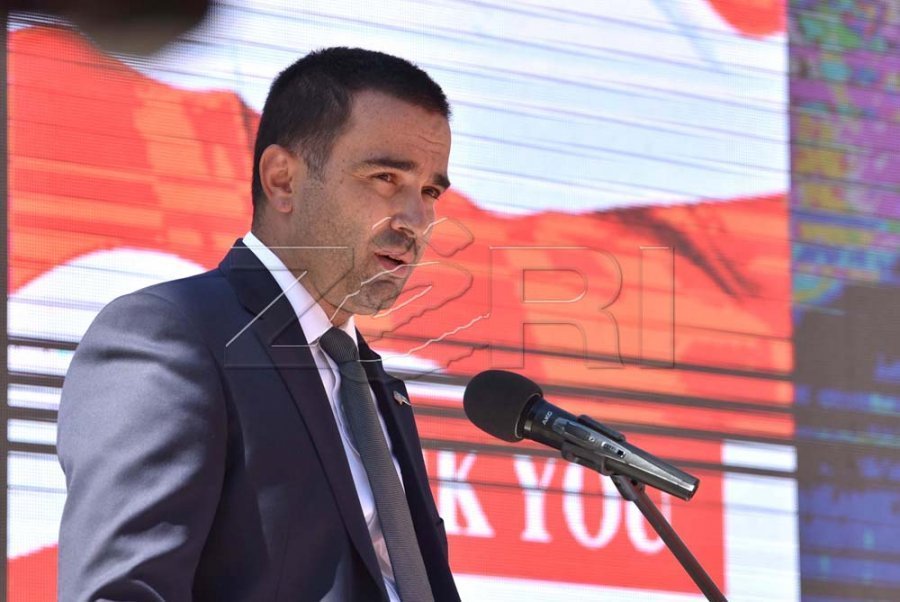 Zeka  Kriza politike po i rrezikon investimet e huaja në Kosovë
