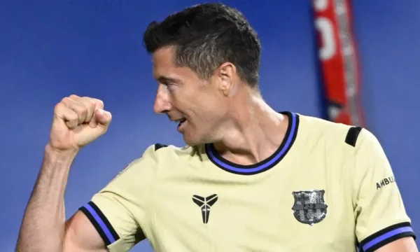 Lewandoski synon të arrijë 100 pikë me Barçën këtë sezon