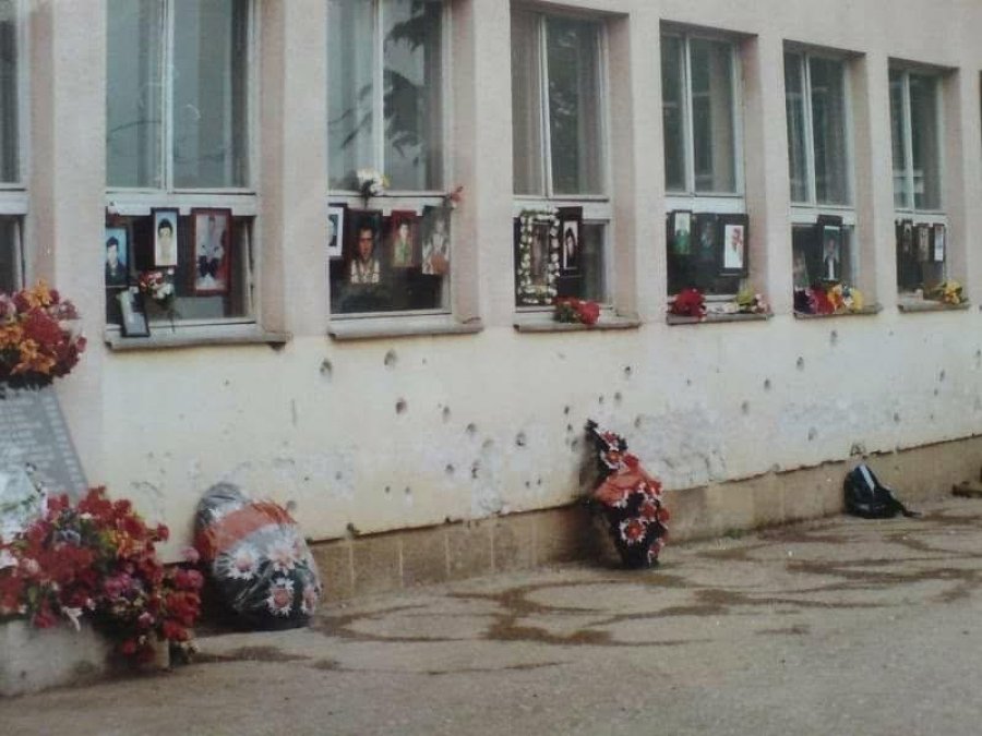 Haradinaj kujton Masakrën e Bukoshit  Familje të tëra dhanë gjakun e tyre për lirinë e Kosovës