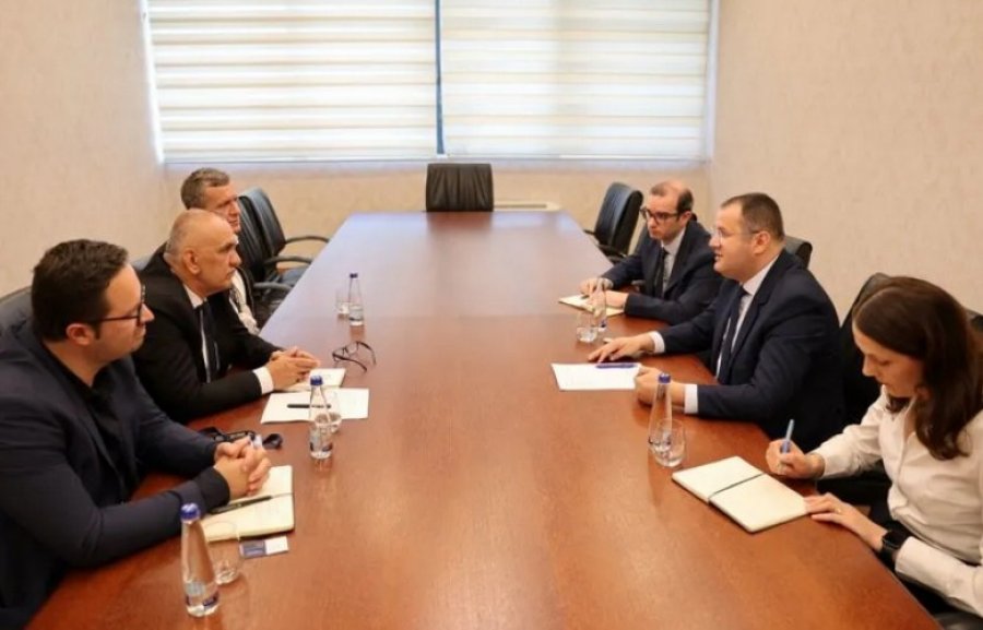 dhtik-u-dhe-bqk-ja-diskutojne-per-sfidat-e-bizneseve-dhe-zhvillimin-ekonomik