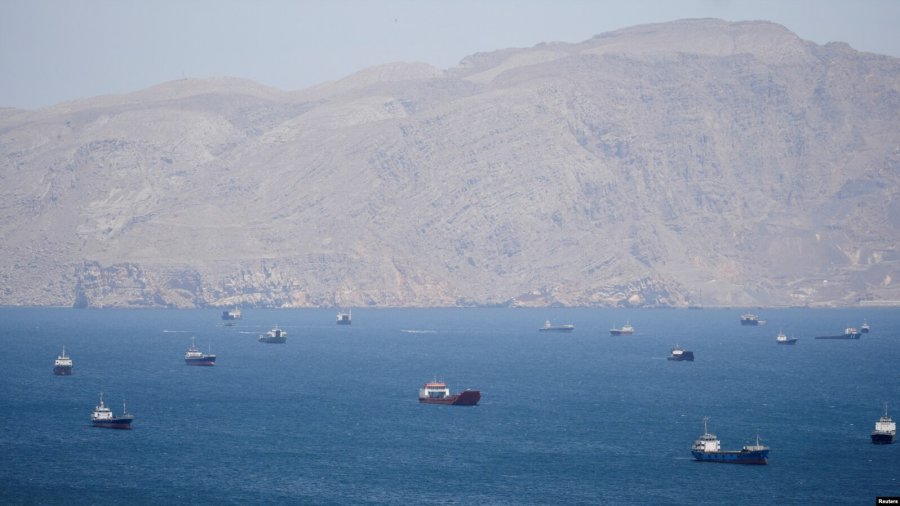SHBA ja nis shoqërimin e anijeve në Hormuz  Irani paralajmëron për shkelje të armëpushimit