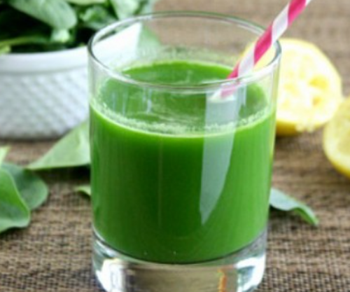 Niseni ditën me smoothien e gjelbër që ju jep shumë energji