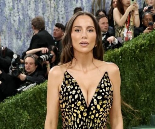 Mira Murati shkëlqen, merr pjesë në Met Gala 2026 