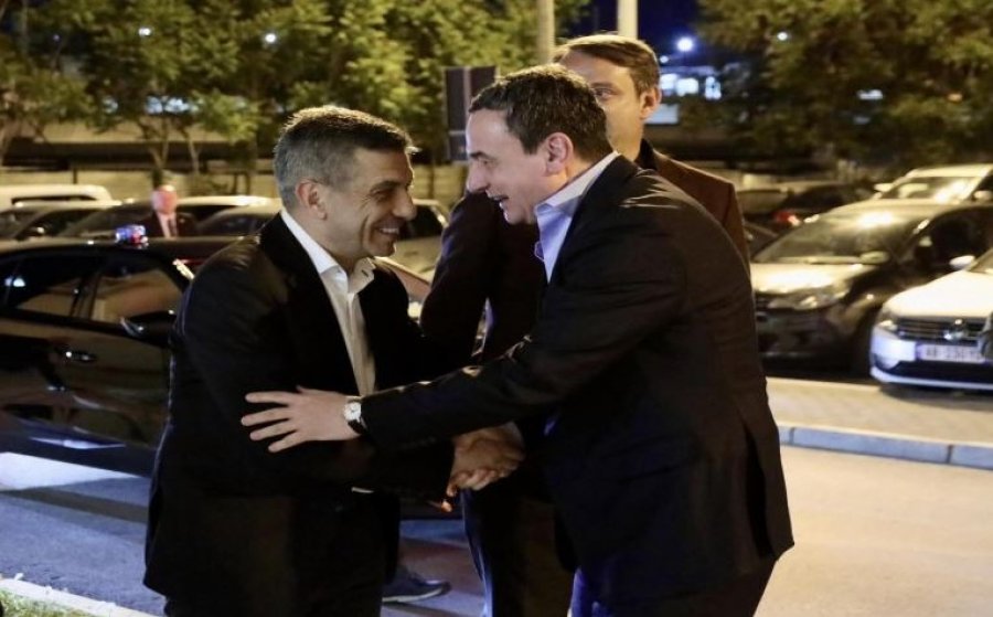 Kurti në Shkup  pritet nga Mexhiti
