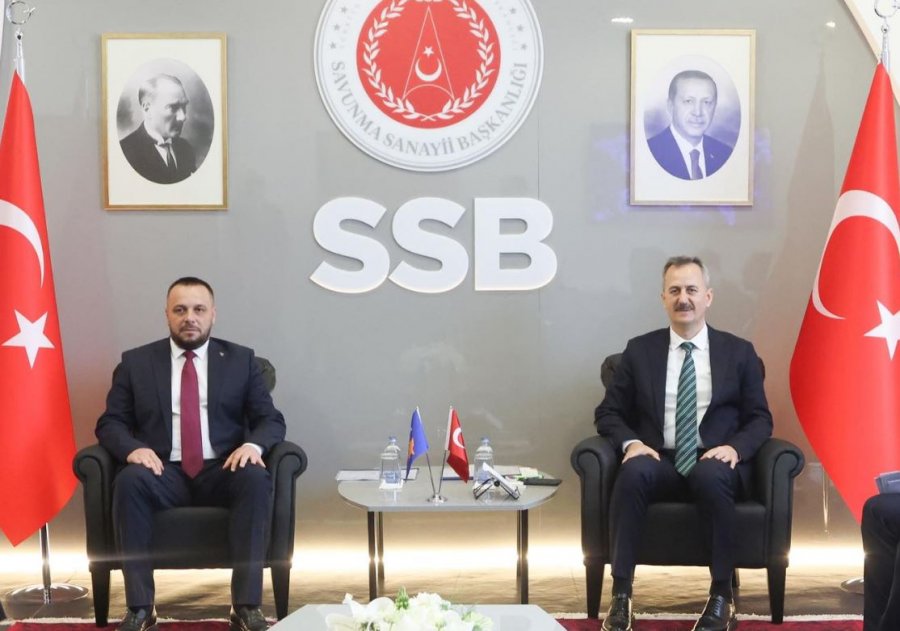 Maqedonci takon zyrtarin turk për industrinë e mbrojtjes, diskutohet fabrika e municionit në Kosovë