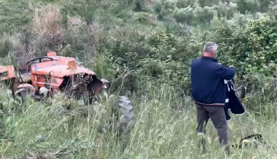 E zuri traktori  humb jetën 57 vjeçari në Divjakë