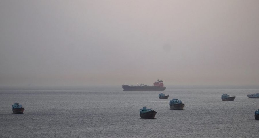 Konflikti në Lindjen e Mesme - Pesë transportues LNG kaluan Ngushticën e Hormuzit
