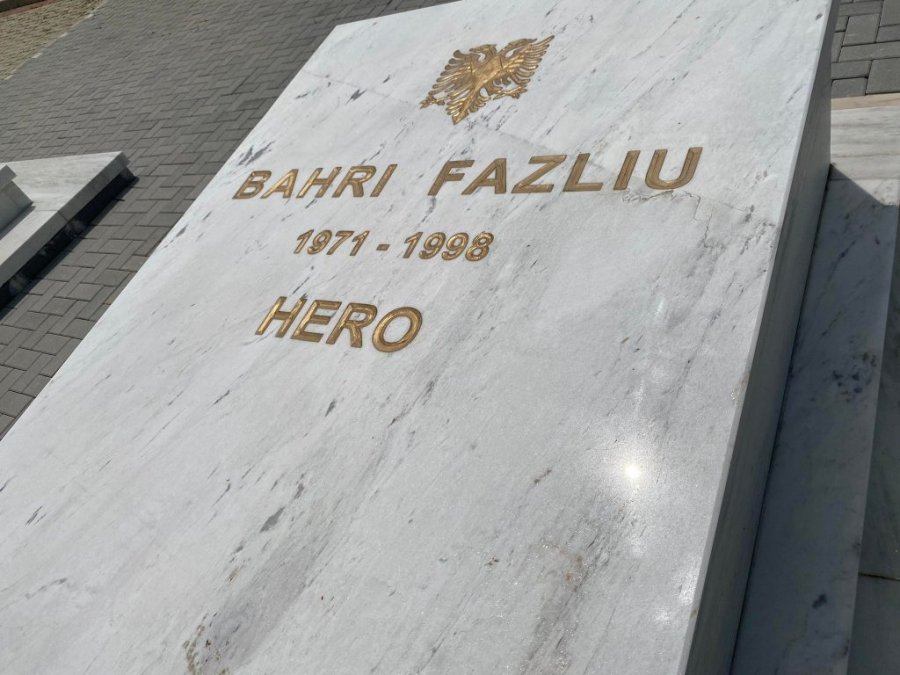 Kurti nderon dëshmorin Bahri Fazliu  Figurë e rrallë që bashkoi pushkën me penën