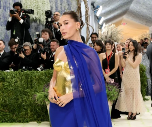 Hailey Bieber u shfaq në Met Gala me një homazh artistik ndaj Claude Lalannes