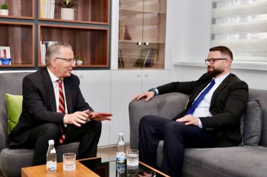 Profesori Naim Telaku  pjesë e listës së PDK së për deputetë