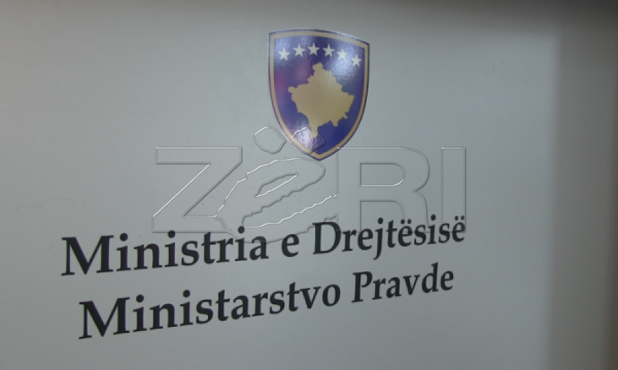 Ministria e Drejtësisë i quan të pavërteta pretendimet e Hykmete Bajramit për konkurset e pozitave të larta