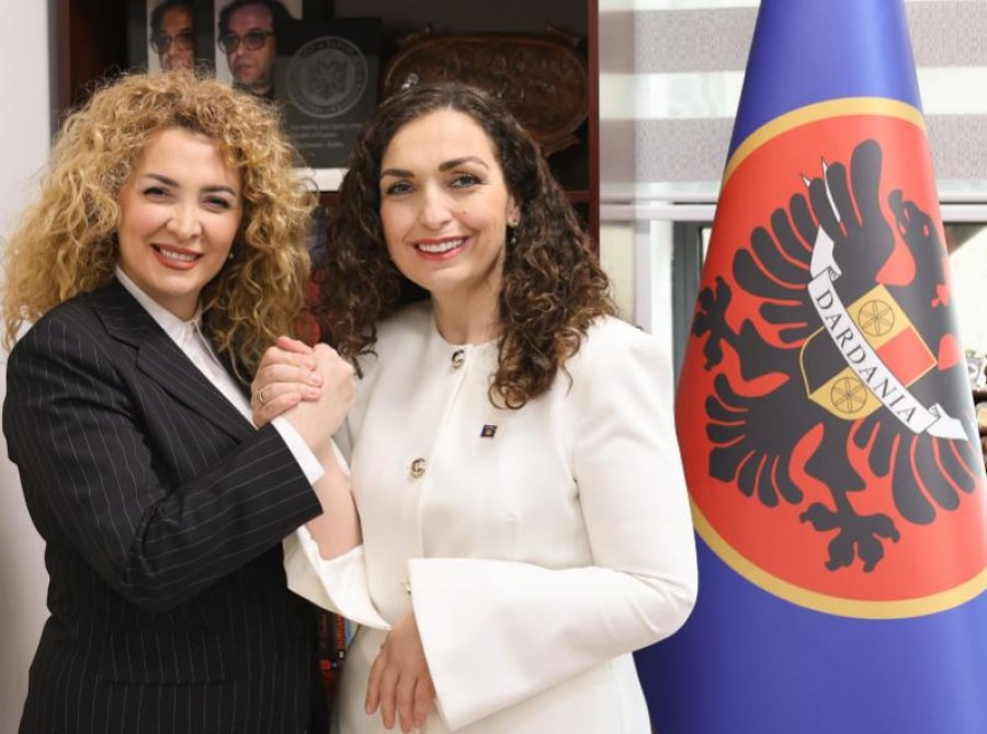 Albena Reshitaj me Vjosa Osmanin