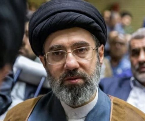 CIA: Khamenei i plagosur jashtë syrit të publikut, por ende formëson strategjinë e Iranit