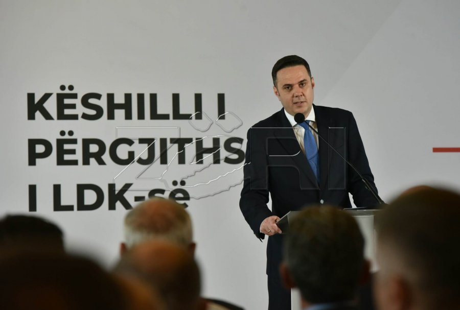 Abdixhiku propozon Vjosa Osmanin bartëse të listës së LDK së dhe kandidate për presidente