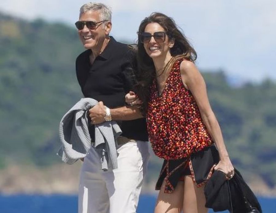 George Clooney feston 65 vjetorin në St Tropez me gruan e tij Amal