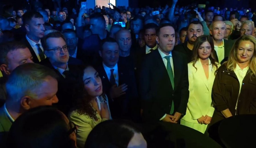 Abdixhiku dhe Osmani priten me brohoritje në  tubimin e bashkimit 
