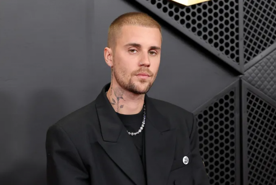 justin-bieber-rrefen-betejen-e-brendshme-serish-ne-nje-periudhe-te-veshtire