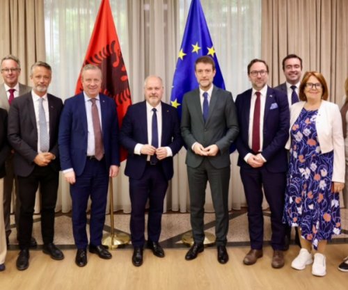 Hoxha: Shqipëria e vlerëson shumë miqësinë dhe partneritetin me Suedinë