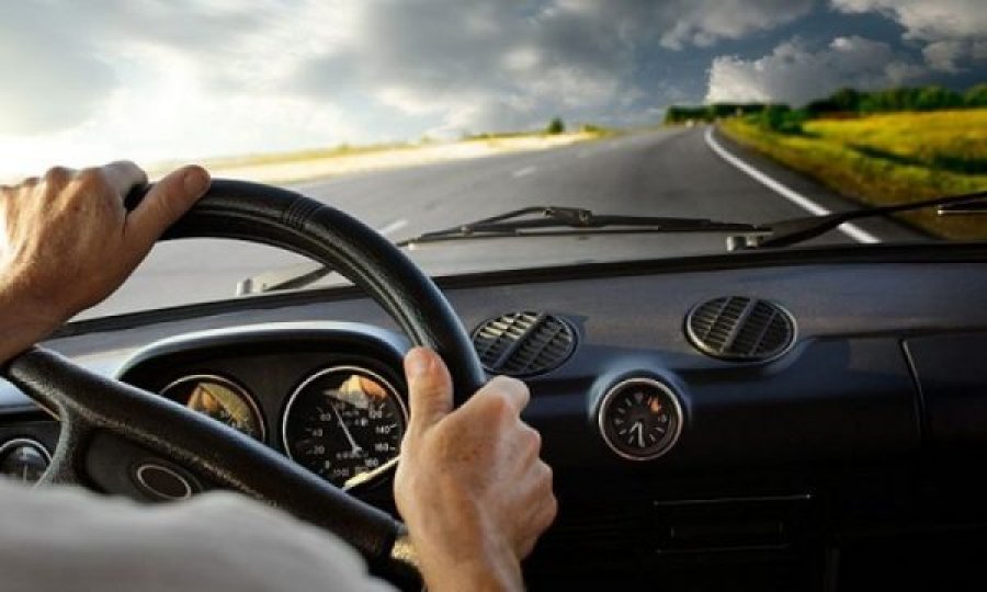Shoferët mbi 75 vjeç në Zvicër duhet të dëshmojnë se janë ende të aftë për vozitje