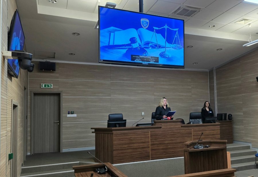 Dënohen dy punëtorët e “Pallatit të Rinisë” për korrupsion